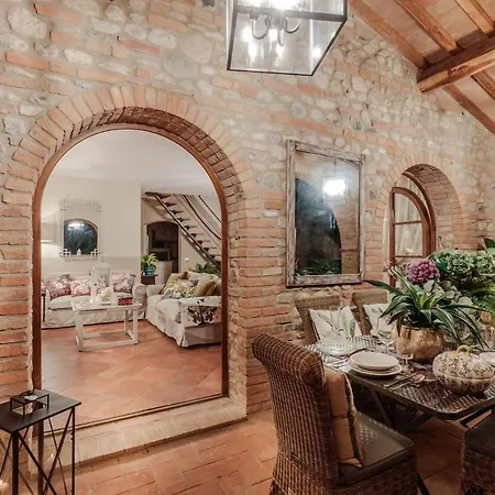 Villa Lajatico With Private Pool
